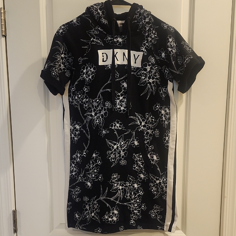DKNY Black and White Floral Short Sleeve Hoodie Dress